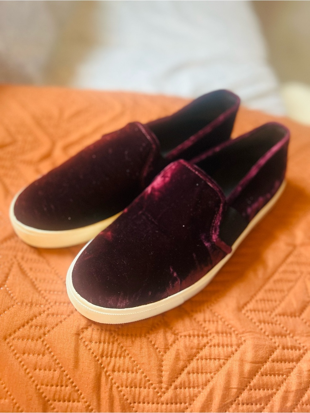 Vince Velvet Slip-On Sneakers - Burgundy